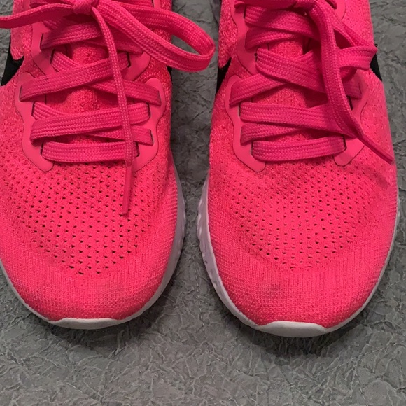 Nike epic react flyknit 2 women’s 6.5 - Picture 4 of 5